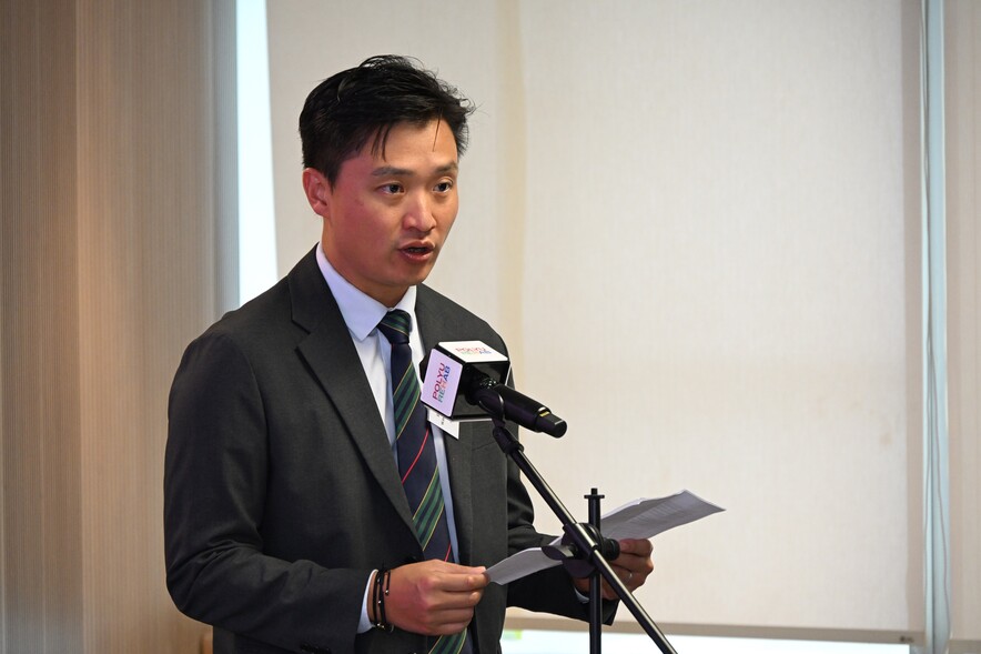 <p><strong>Hon Vincent Cheng Wing-shun</strong> <span style="font-size:75%;"><strong>BBS MH JP</strong></span> stated that this partnership would benefit both the HKSI and PolyU, while also advancing the broader development of sports physiotherapy and rehabilitation in Hong Kong. He added that it would reinforce the expertise and professional support system behind elite athletes, ensuring lasting impact on the development of local sports.</p>
